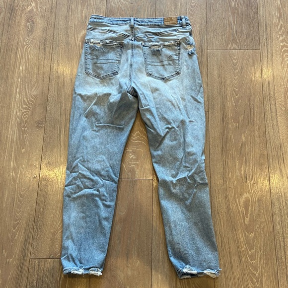 American Eagle Straight Mom Jeans - Picture 3 of 6